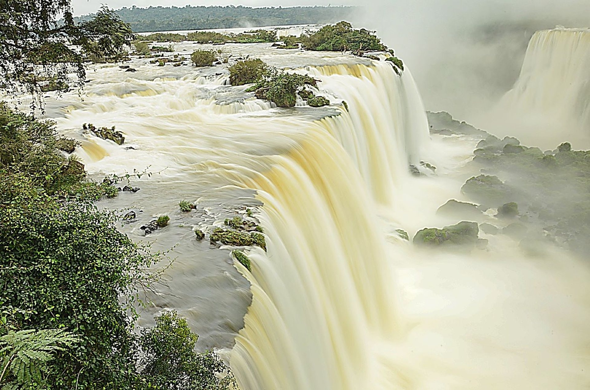 Cataratas argentinas y brasileñas en 2 días - Imagen 1