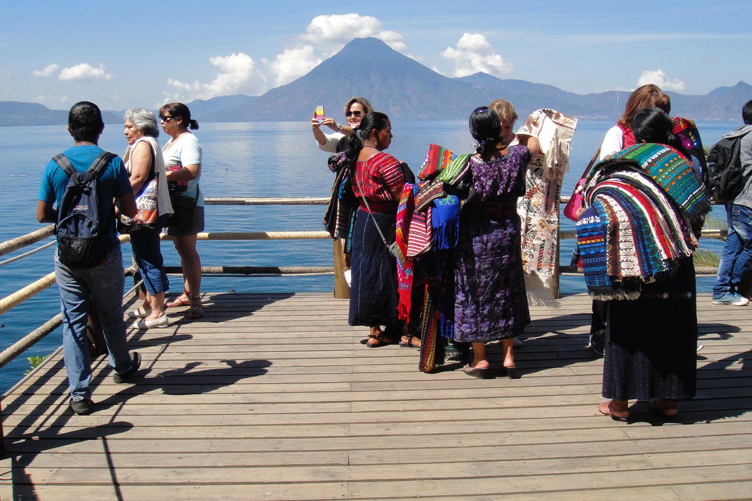 Panajachel y Lago Atitlán con Barco a Santiago - Imagen 1