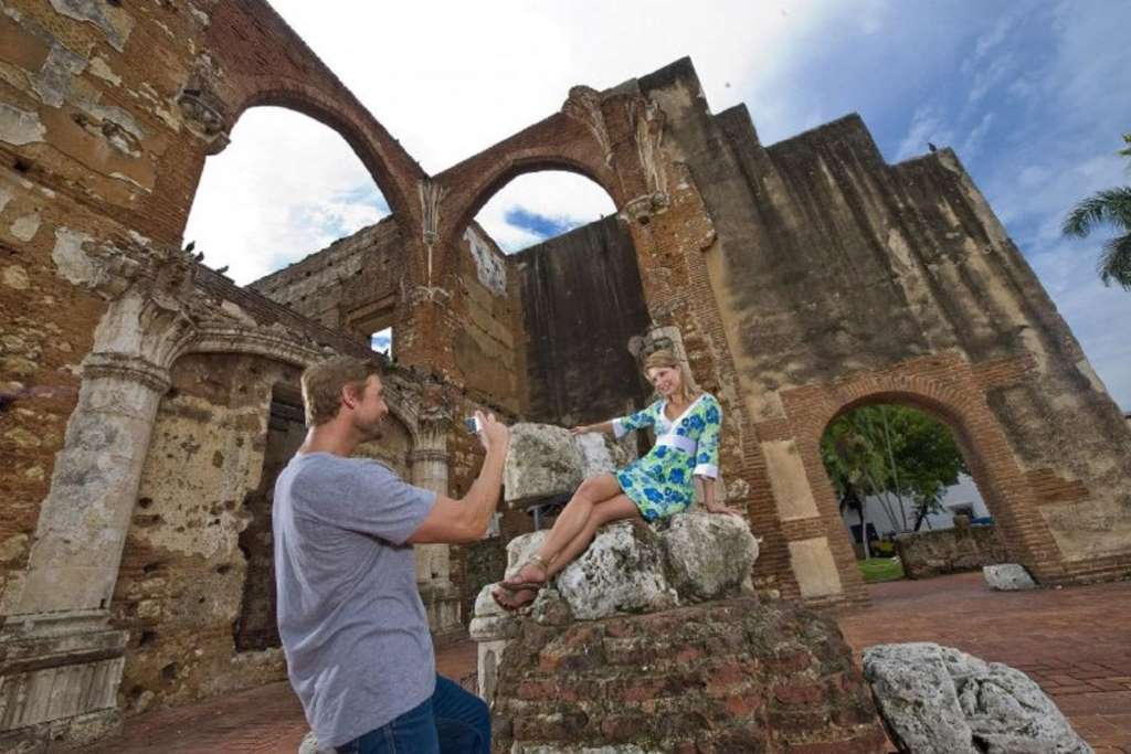 Santo Domingo City Tour desde Punta Cana con Cinema 4D Wild On - Imagen 1