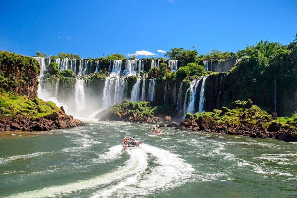 Cataratas de Iguazú y Macuco Safari - Imagen 1