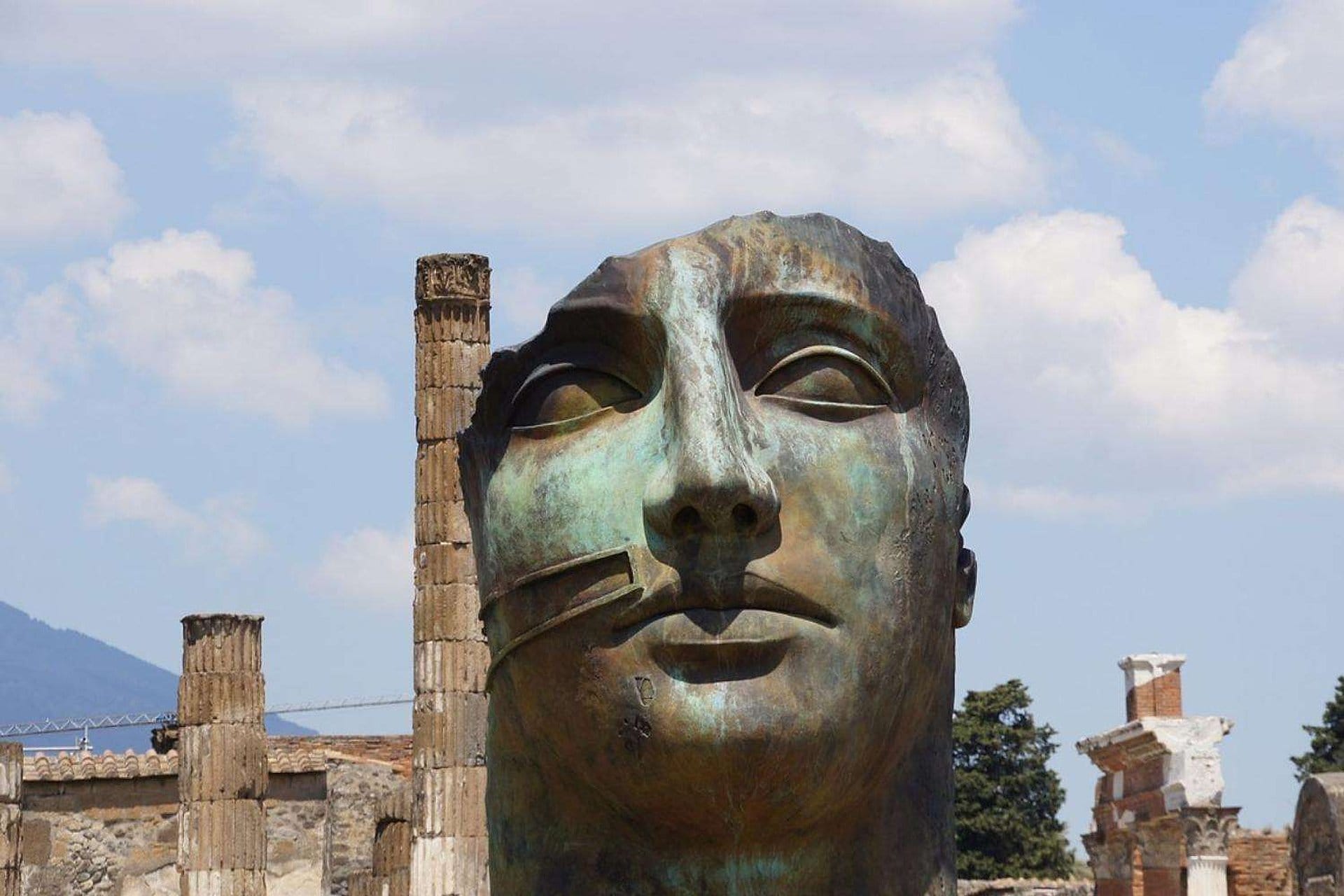 Pompeia e Vesúvio com pizza napolitana