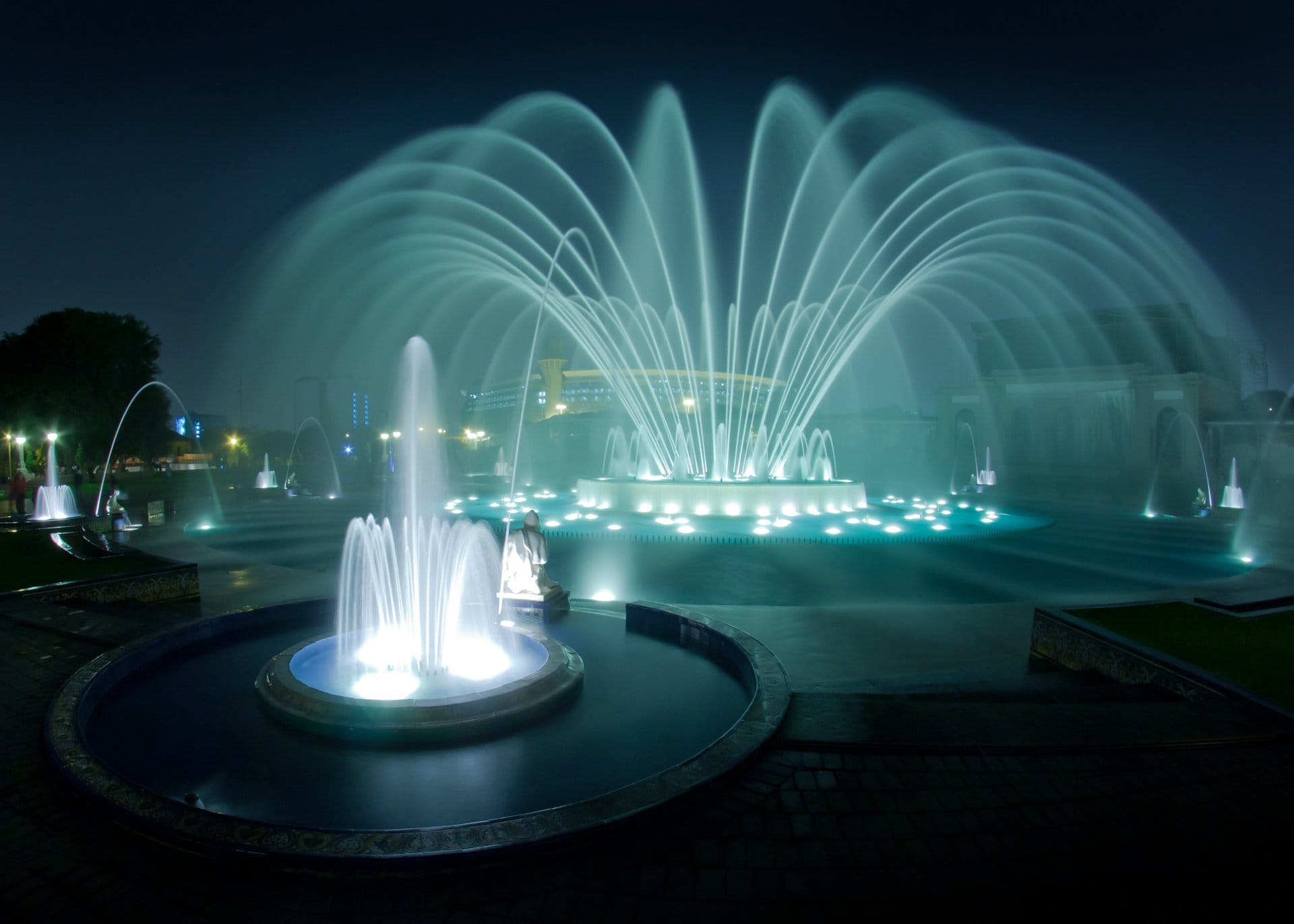 Lima by Night: Magic Water Circuit