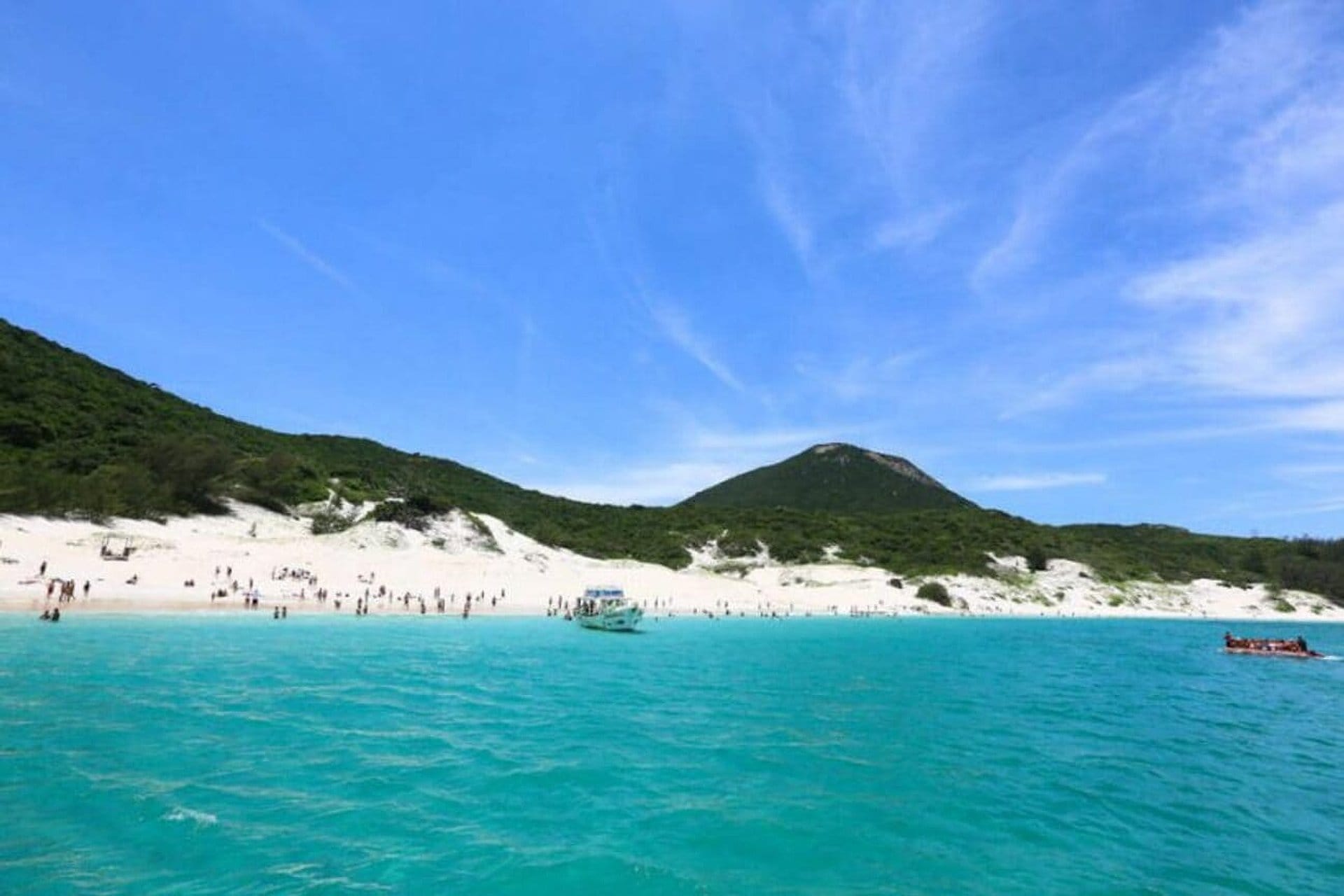Arraial do Cabo com almoço saindo da Barra