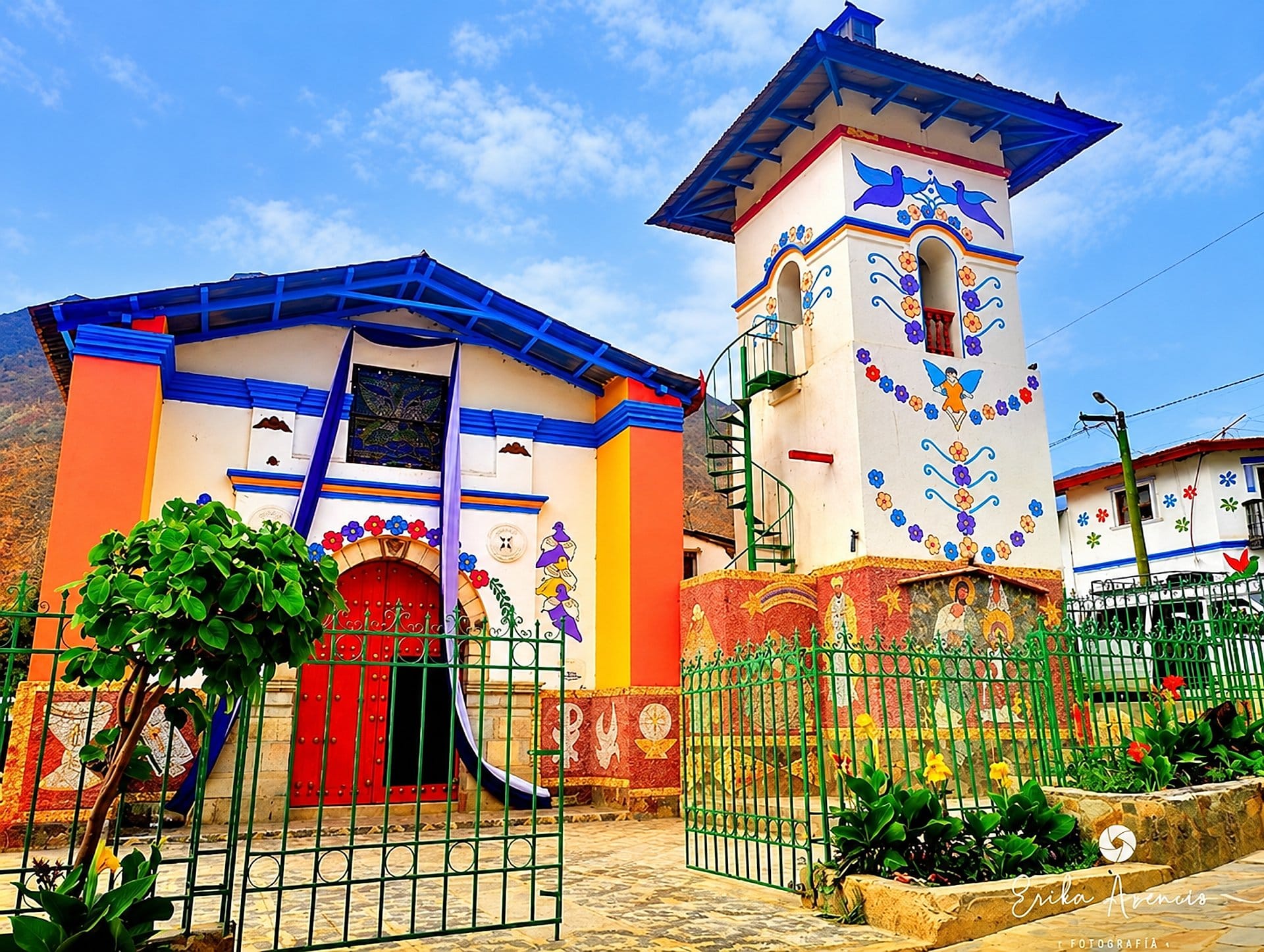 Antioquia - Experiência em uma Vila Colorida