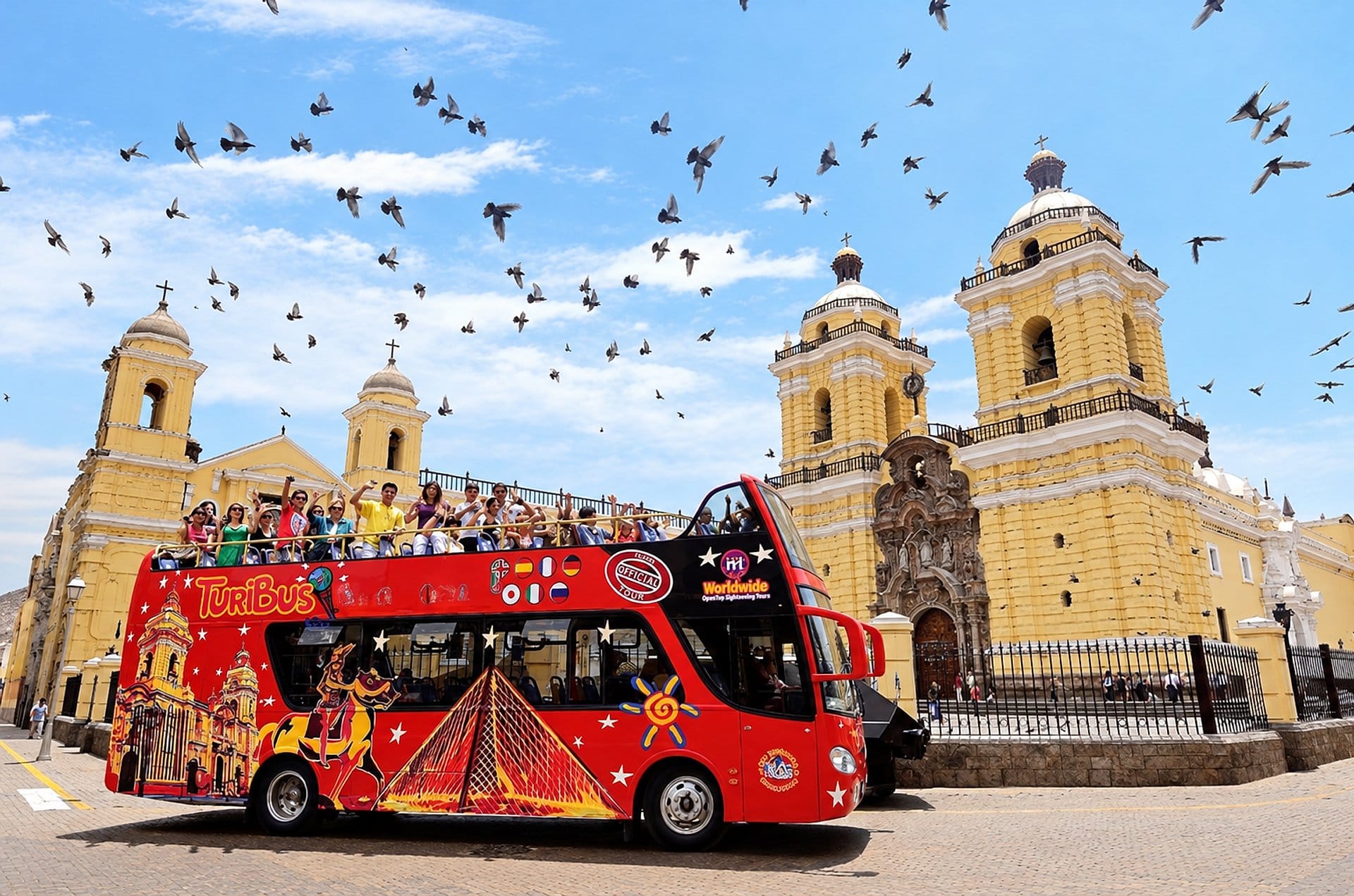 Lima City Tour: 360° Panoramic Bus