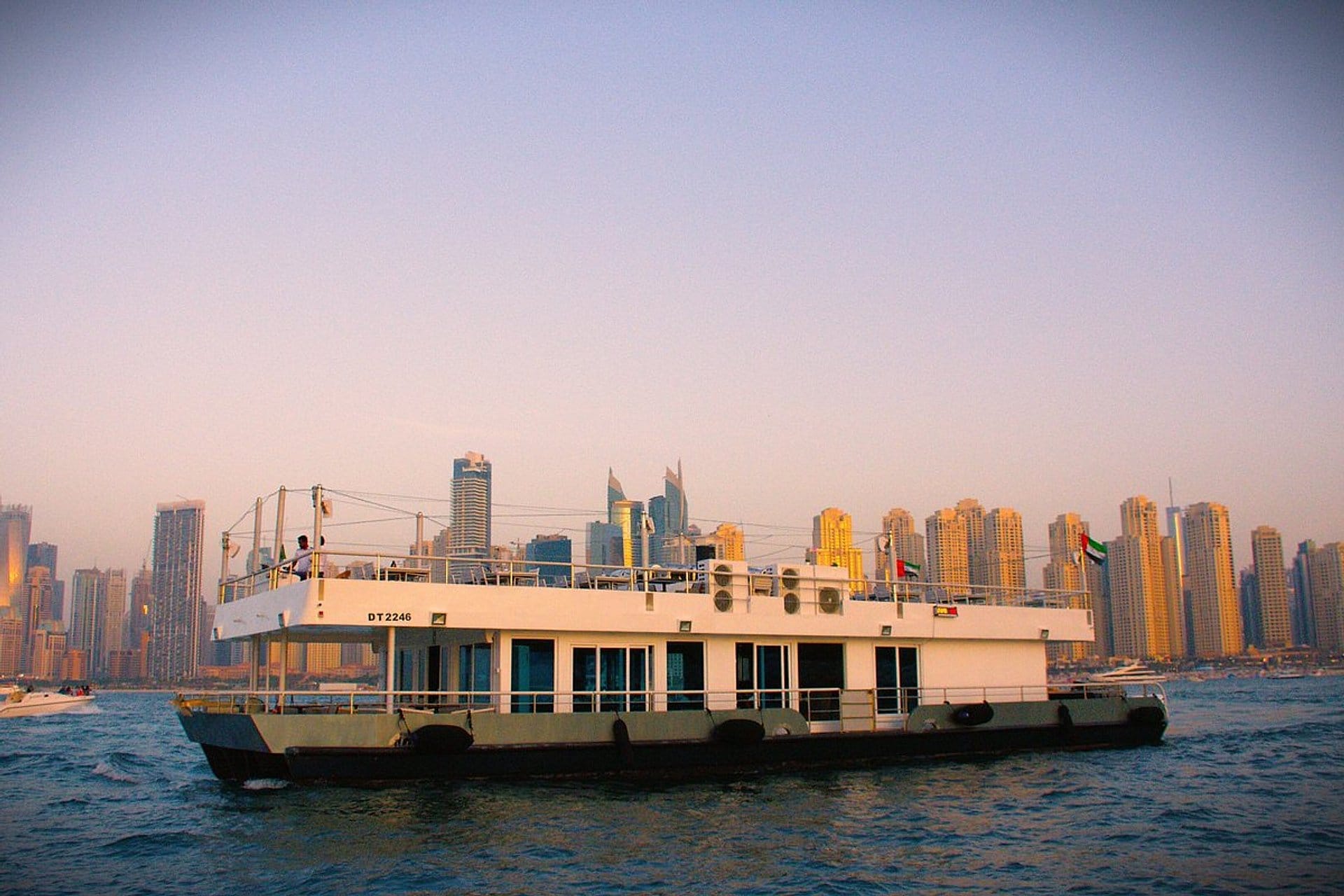 Dubai Sea Lounge Dinner Cruise