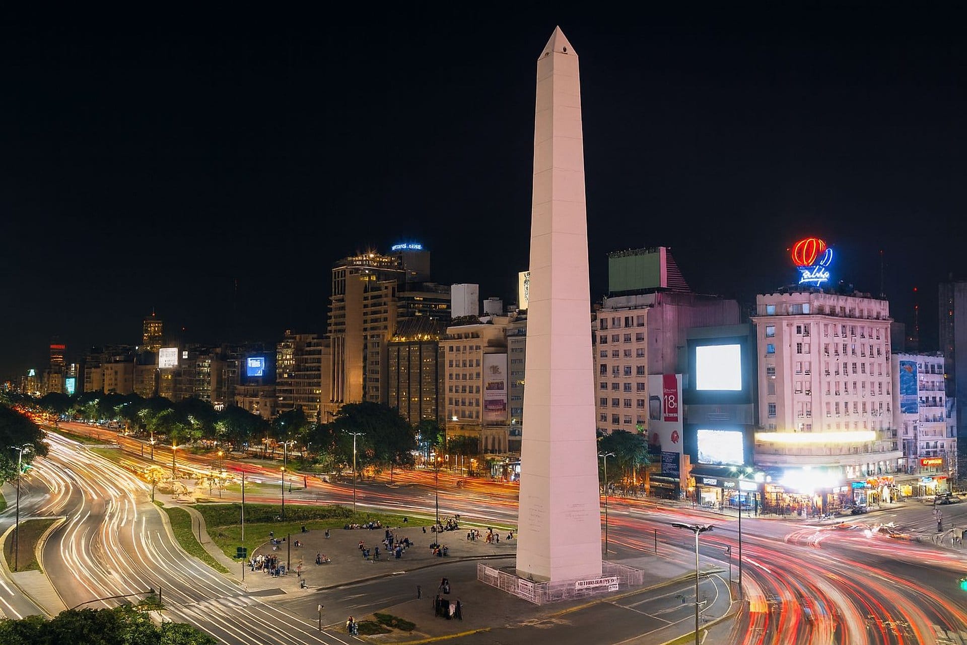 Obelisco: Climb to the Monument at Dusk
