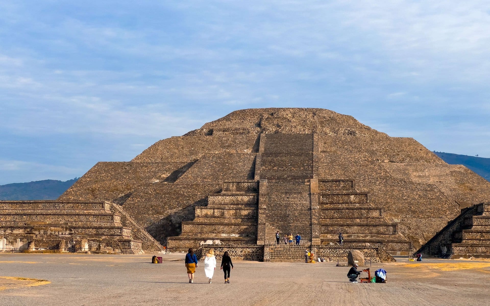 Teotihuacan Walking Tour with Local Guide