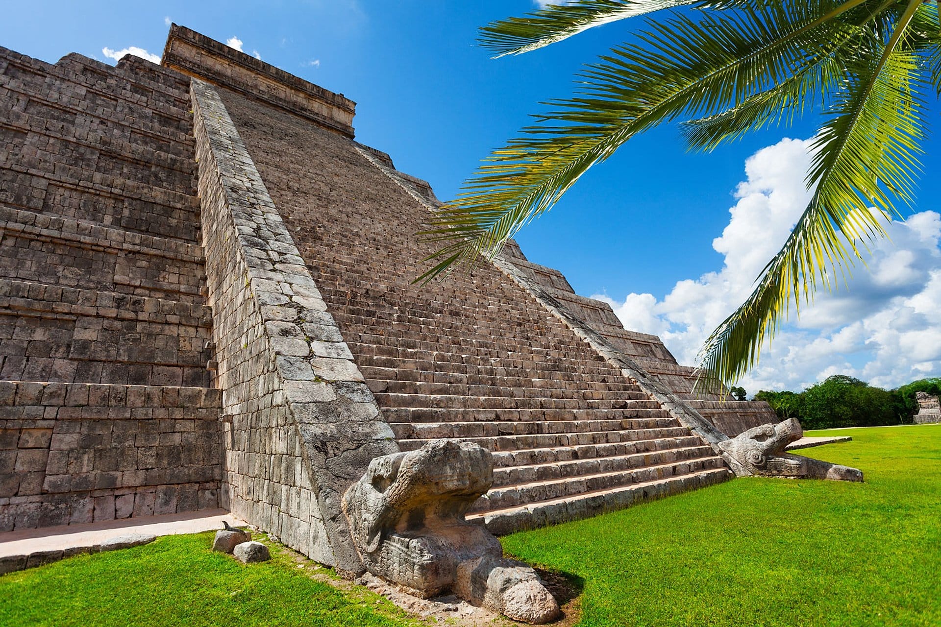 Chichen Itza with cenote and buffet lunch