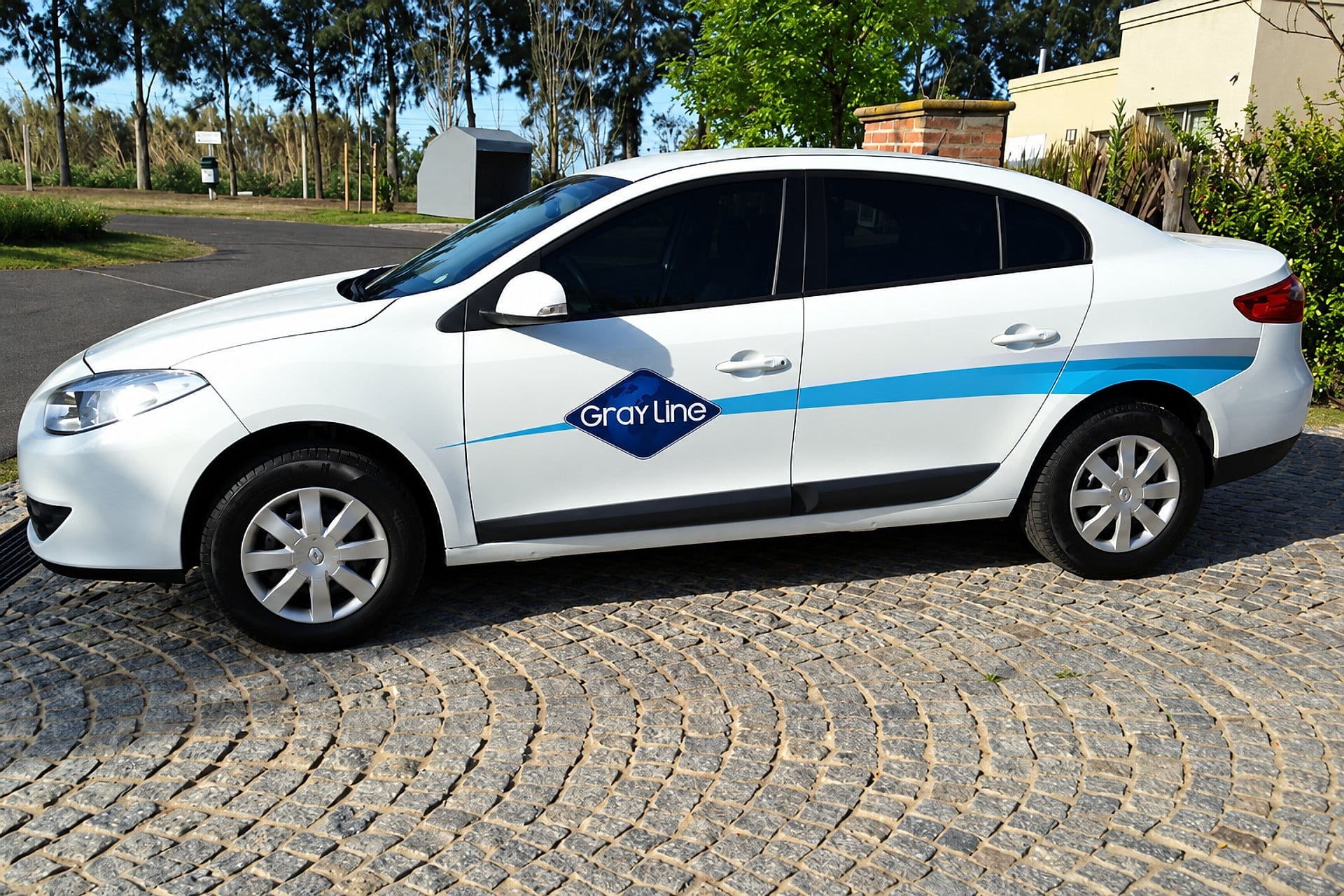 Private Round Trip Transfer from Airport or Terminal to Hotel in Villa Carlos Paz - 1 to 3 people